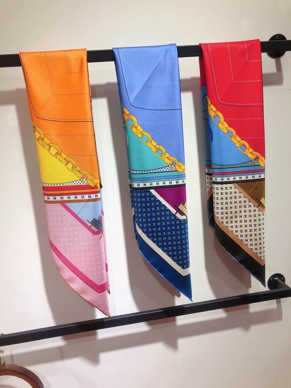 Chanel silk scarf 90X90cm E26 (6)